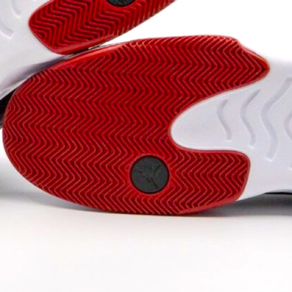 JORDAN Max Aura 2 Black Gym Red Sz 13. ** NEW WITH BOX.** - Picture 6 of 9